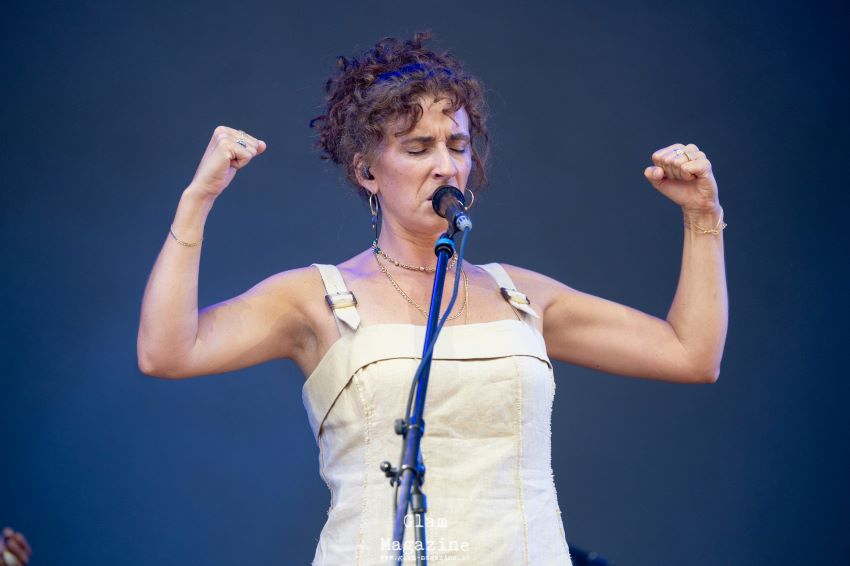 A Garota Não foi acelerando o coração de Coura ao longo do segundo dia