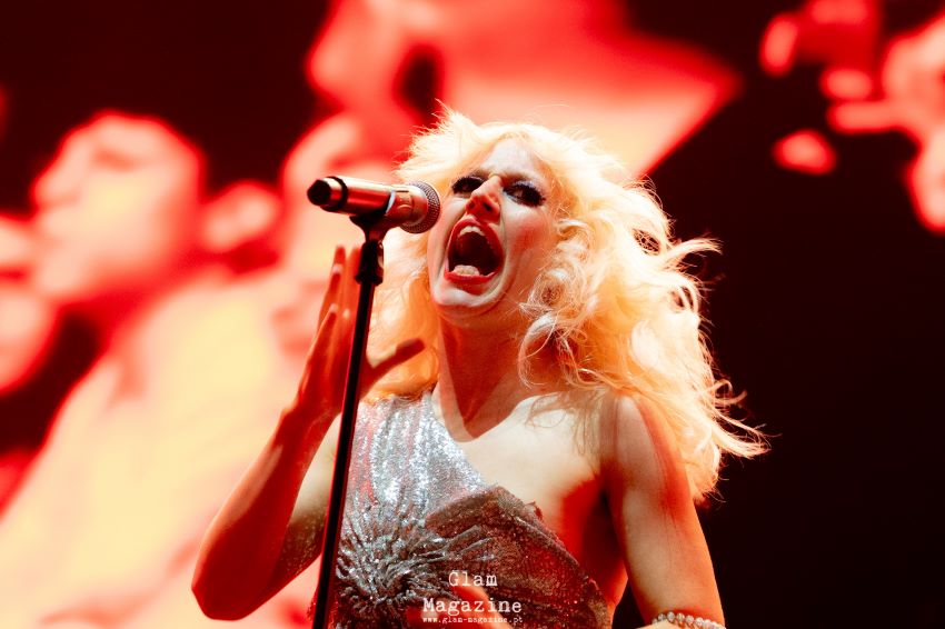 Amyl and The Sniffers fecharam Coura em combustão