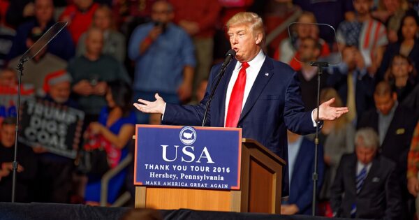 Atores, músicos e escritores dos EUA condenam mortes em Minneapolis e administração de Donald Trump