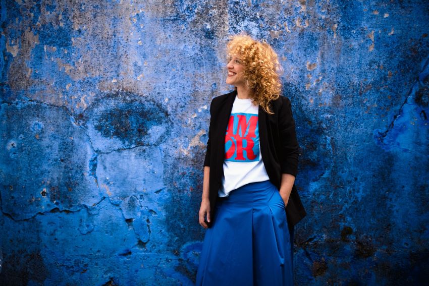 Chegou às plataformas digitais o novo tema de Mara “Emergir”