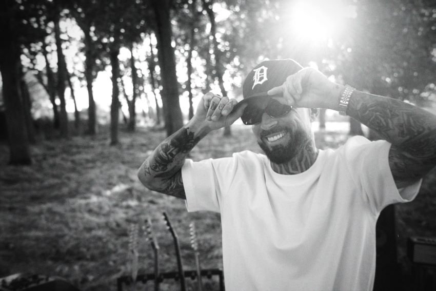 Dengaz lança “O Que Não Se Vê É Eterno”