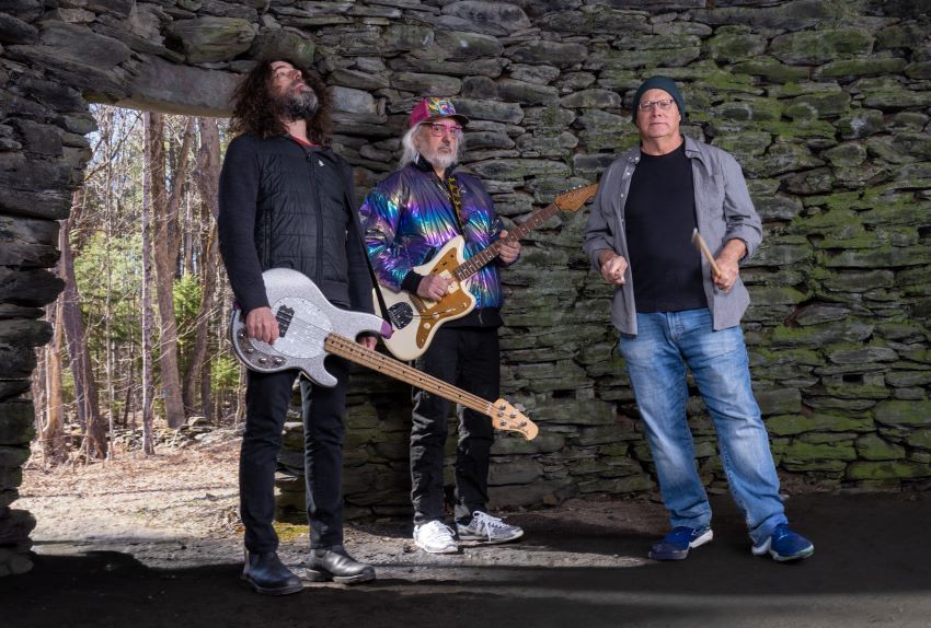 Dinosaur Jr partilham “Blowin’ Up”