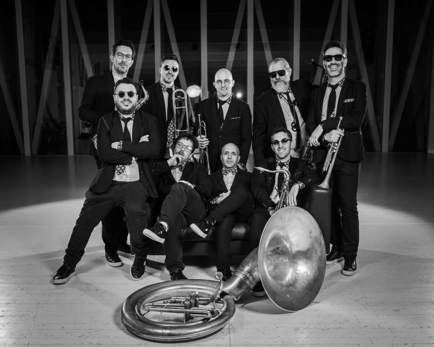 FUNK YOU BRASS BAND apresentam “Red Pumas” e antecipam novo álbum “A New Groove Odyssey”