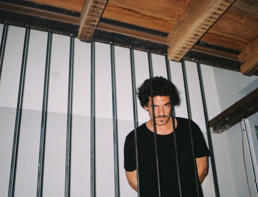 Iguana Garcia edita o seu disco mais pessoal "Barulho no Jardim de Inverno"