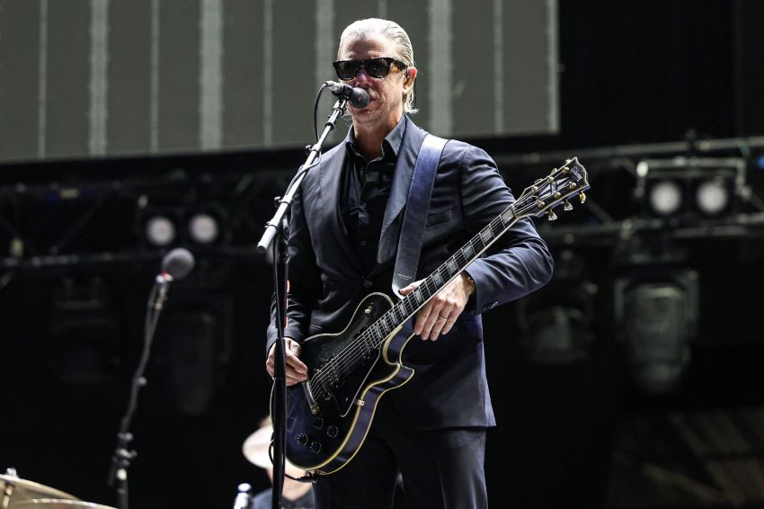 Interpol levaram a escuridão elegante do pós-punk ao MEO Kalorama 2026