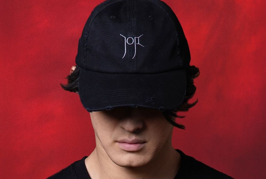 Joji e a Arte da Vulnerabilidade em "Piss In The Wind": Um Novo Capítulo na Melancolia Inovadora