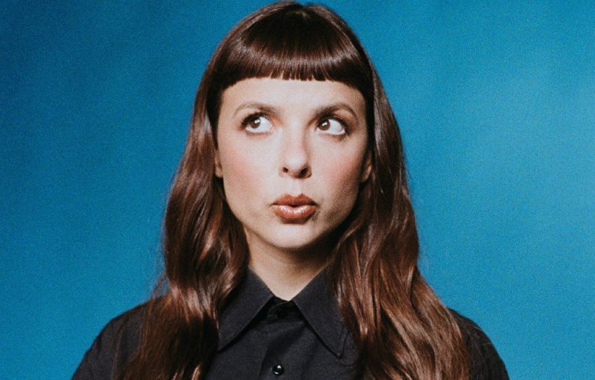 Júlia Mestre apresenta o seu novo single “Afim de Verão”