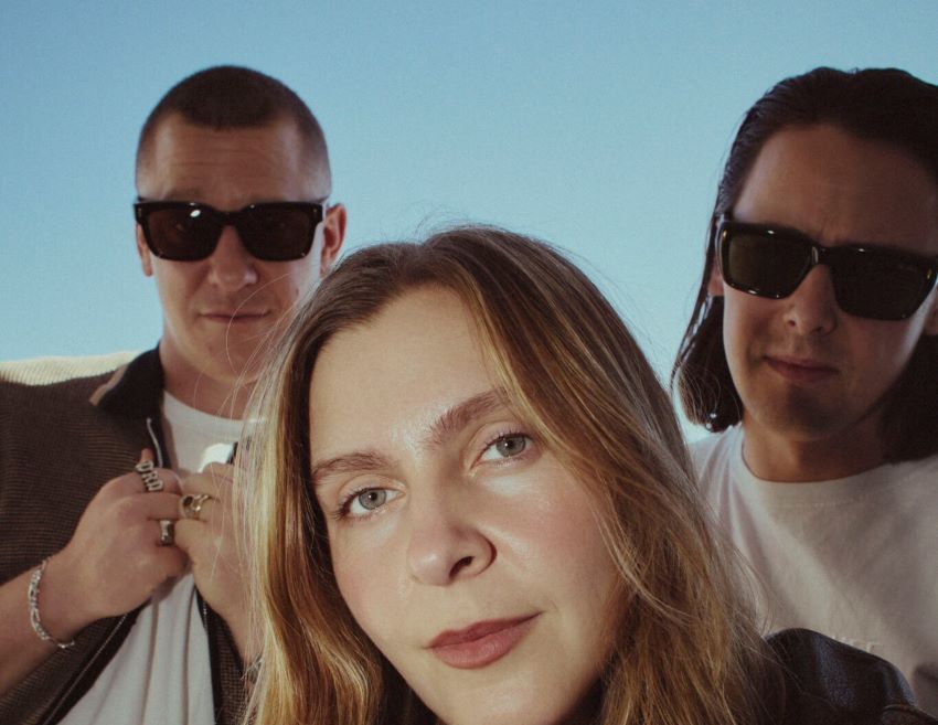 Jungle partilham novo single “The Wave”