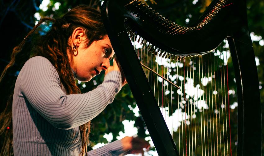 Machamba e Passos Manuel apresentam Frederica Vieira Campos