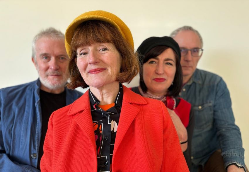 Railcard anunciam álbum de estreia homónimo