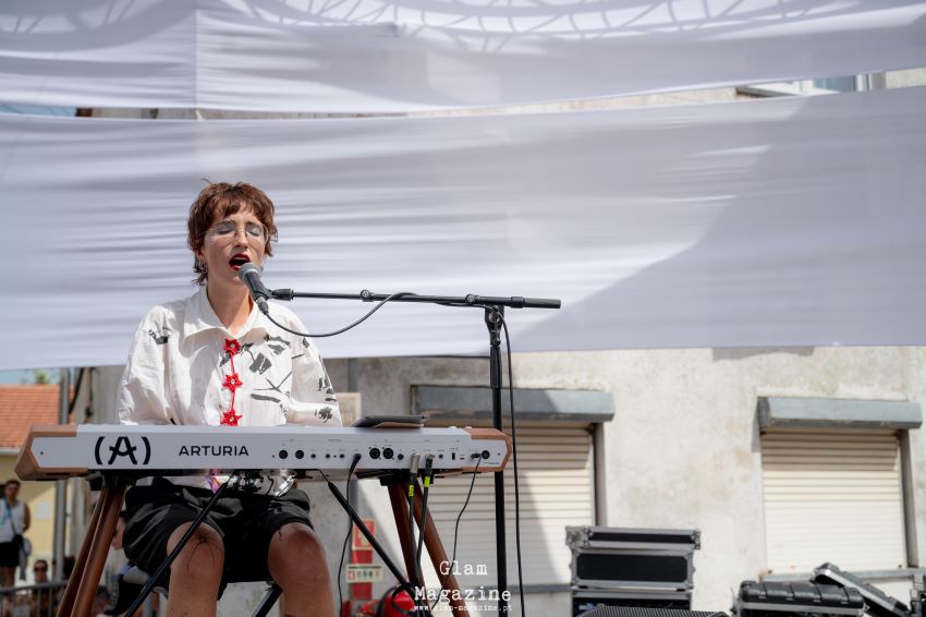 Rita Cortezão abriu o segundo capítulo do Bons Sons 2026 com delicadeza e personalidade