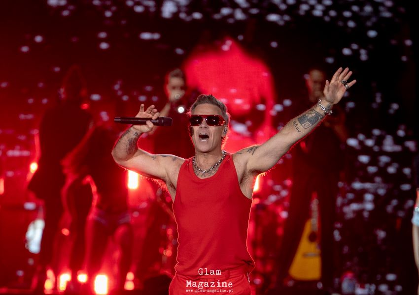 Robbie Williams fechou o primeiro dia do MEO Kalorama 2026 em grande