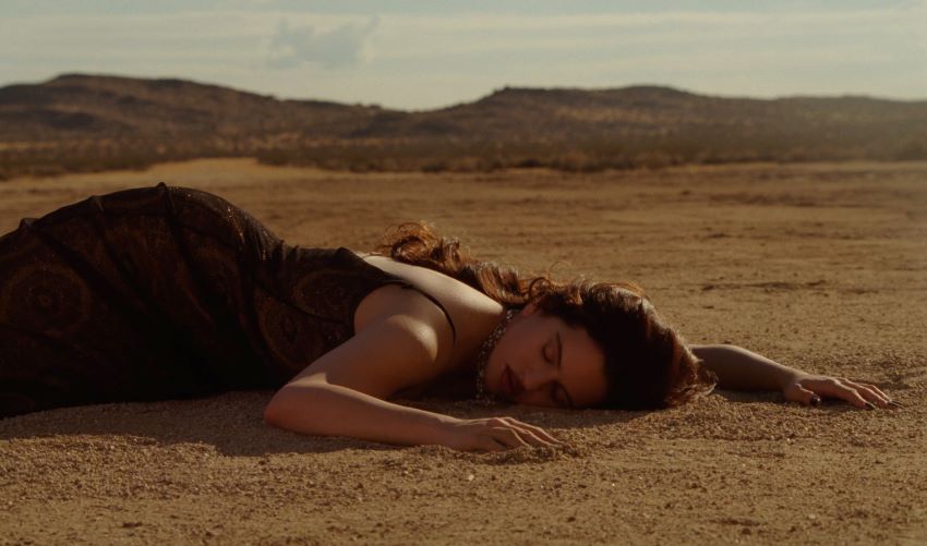 ROSALÍA revela o video do novo single “Sauvignon Blanc”