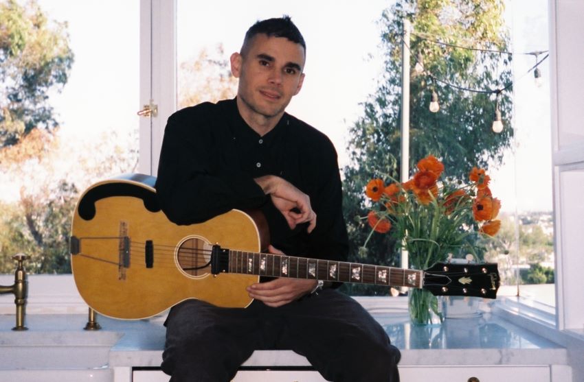 Rostam anuncia novo disco