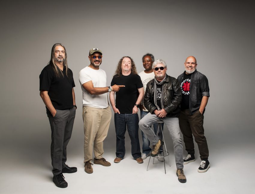 Santos & Pecadores partilham "Às Vezes" que antecipa álbum com edição a 23 de outubro