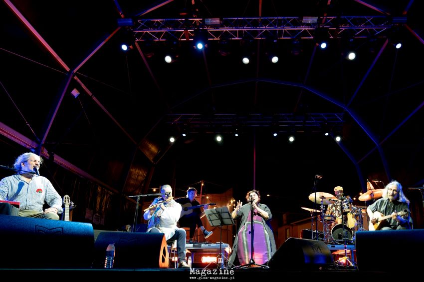 Seara fechou o Bons Sons 2026 como quem semeia música para o futuro