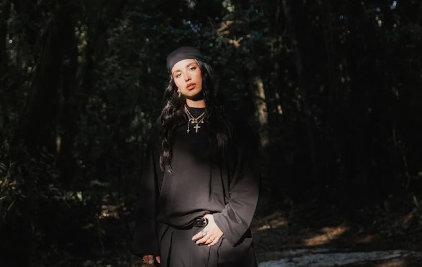 Sofia Camara anuncia o novo EP “Still Somewhere Here”