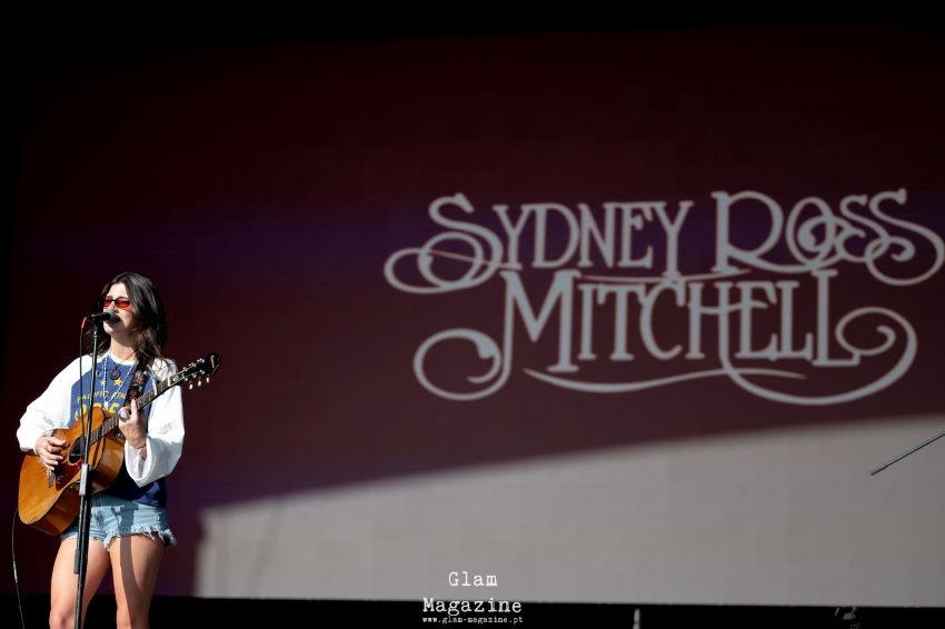 Sydney Ross Mitchell trouxe o seu “Folk Dream Pop” ao quarto dia de Vilar de Mouros