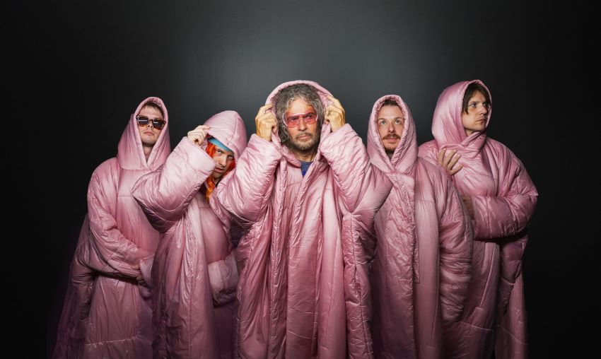 The Flaming Lips de volta aos discos com “The Teardrop Throbs”