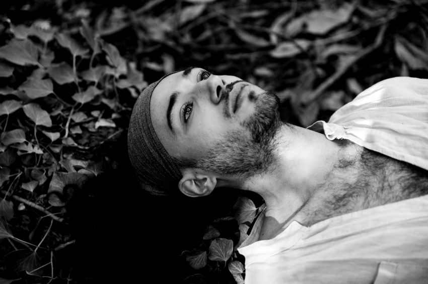 Xico Gaiato lança o álbum de estreia "A Cada Passo Que Dou"